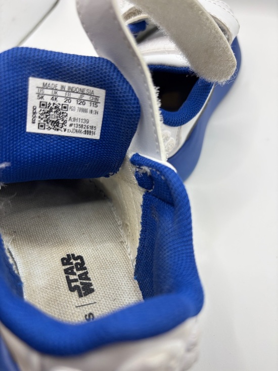 adidas Star Wars Collab R2 D2 White and Blue Kids Velcro Sneakers - Picture 5 of 8